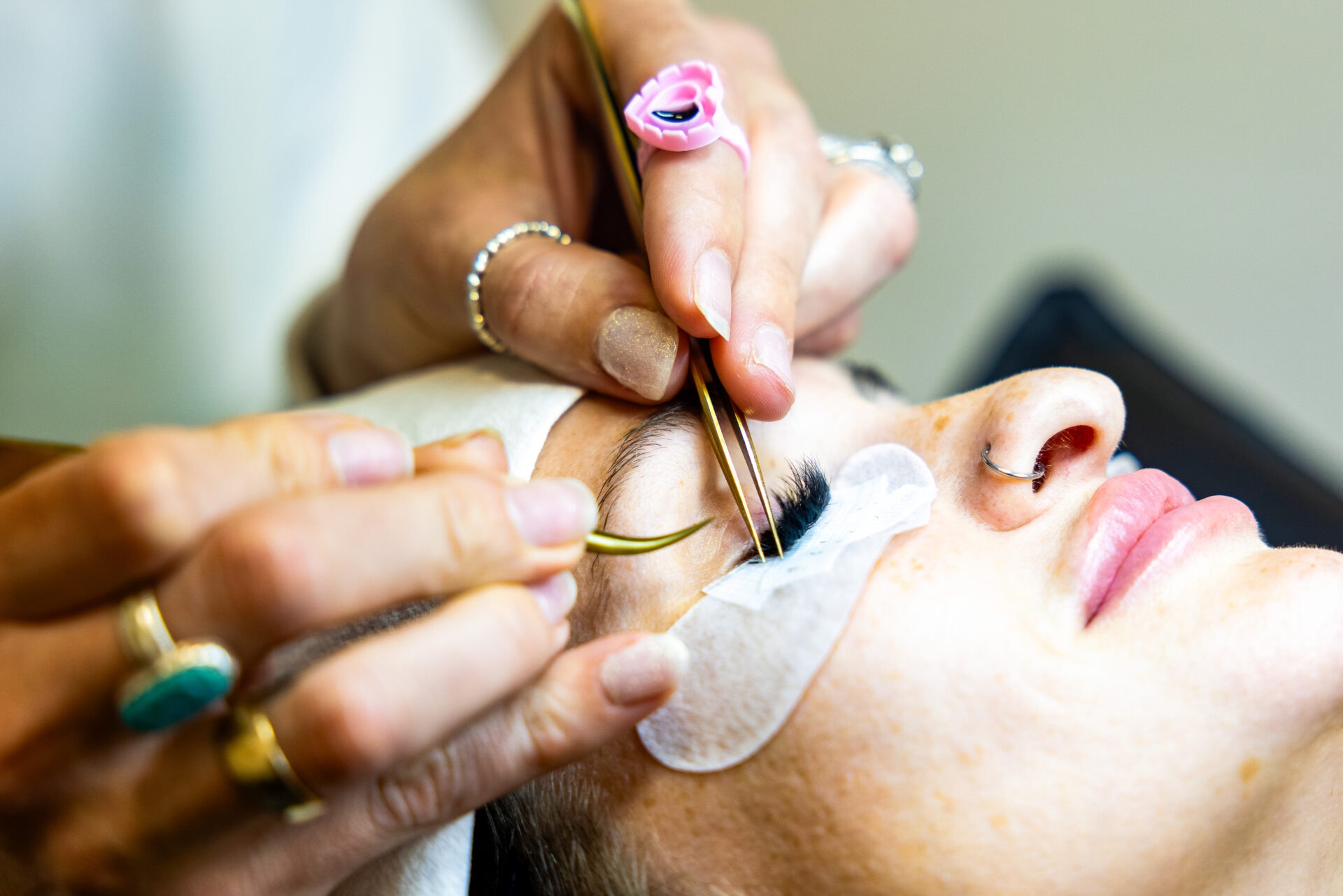 Eyelash extension beauty treatment in salon